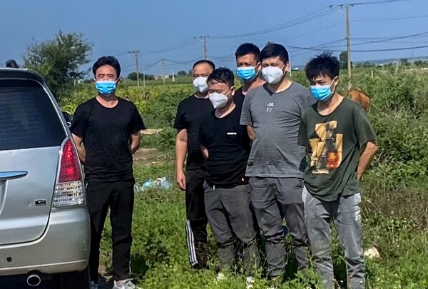 Phat hien 6 nguoi Trung Quoc nghi nhap canh trai phep hinh anh