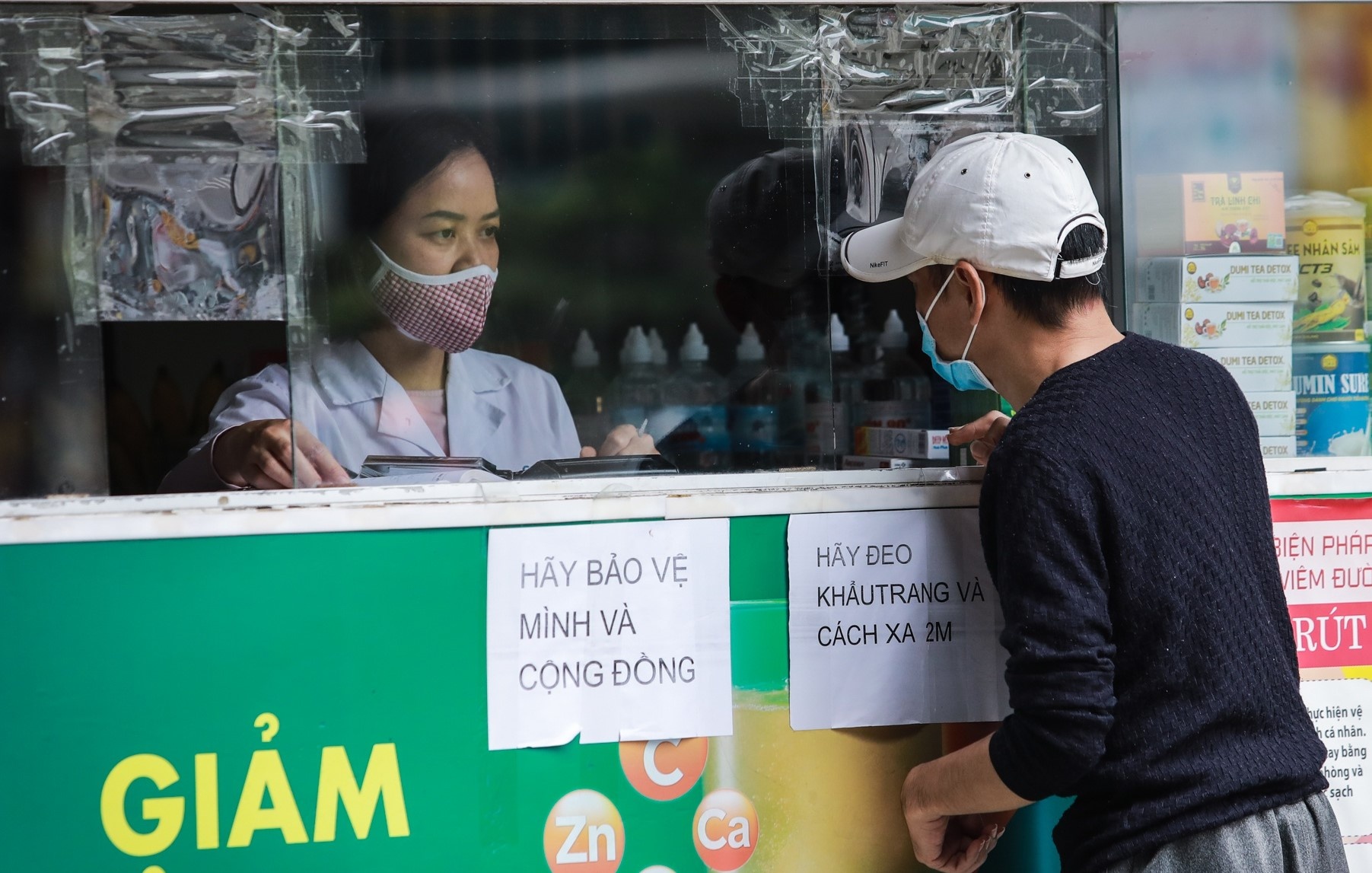Khanh Hoa noi gi ve thong tin cam ban thuoc ha sot cho nguoi dan? hinh anh