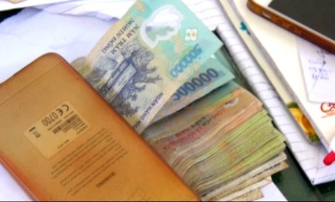 Bat khan cap nhom ca do bong da tien ty mua giai Euro hinh anh