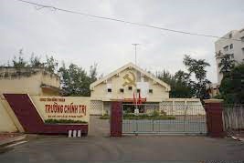 Xem xet xu ly vu truong Chinh tri khai giang lam phat sinh 39 F1 hinh anh