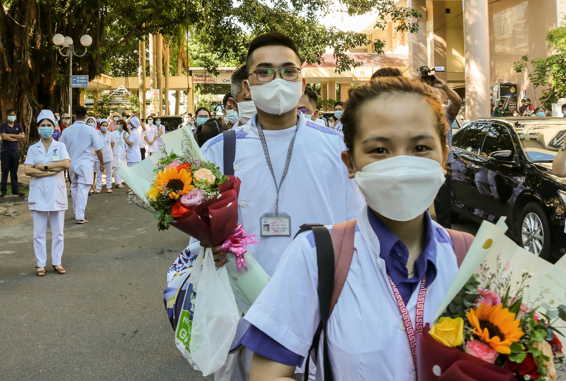 Sinh vien nganh y ho tro Phu Yen chong dich anh 6