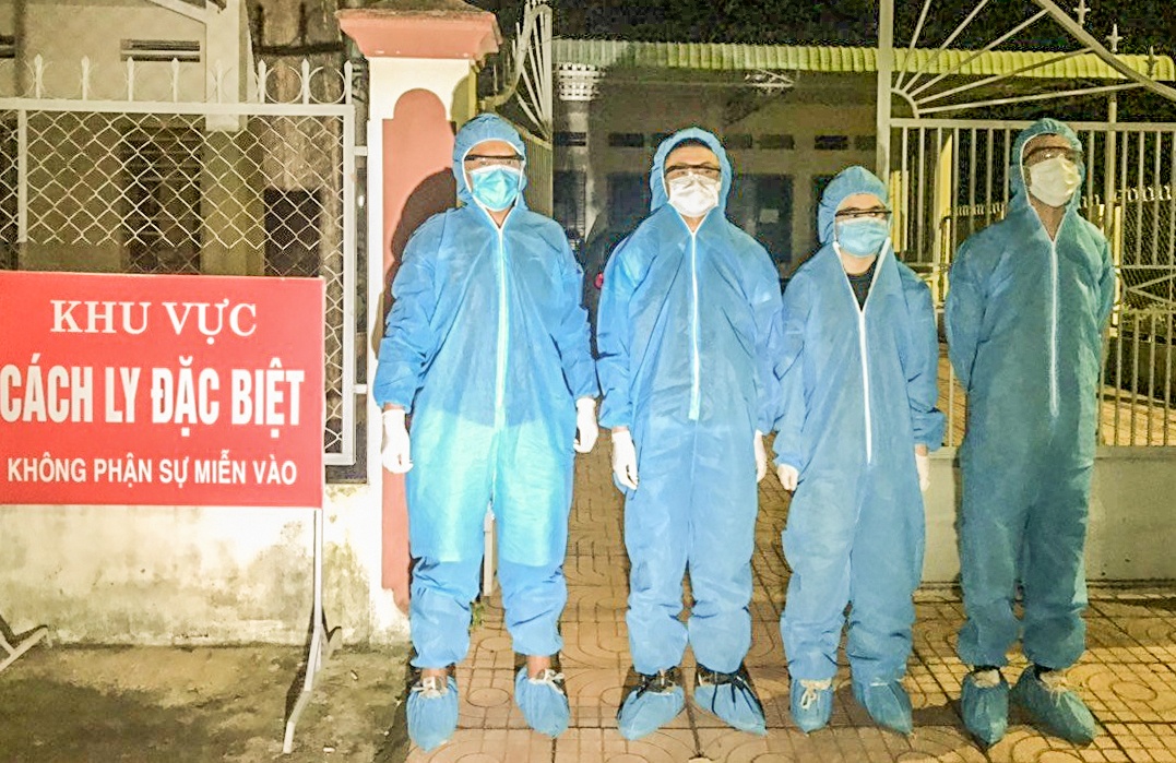 nguoi Trung Quoc nhap canh trai phep anh 1