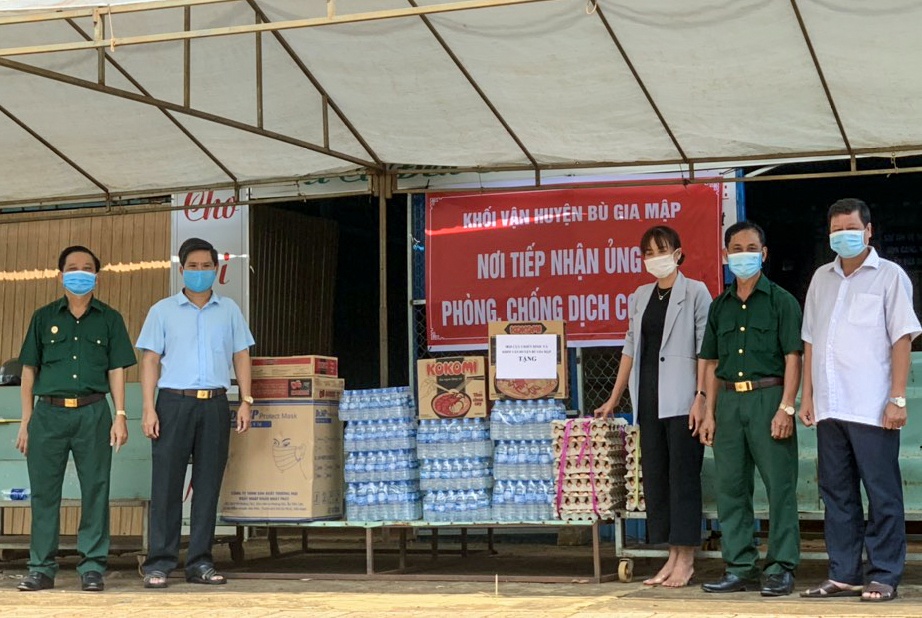 Binh Phuoc ho tro nguoi anh huong dich anh 1