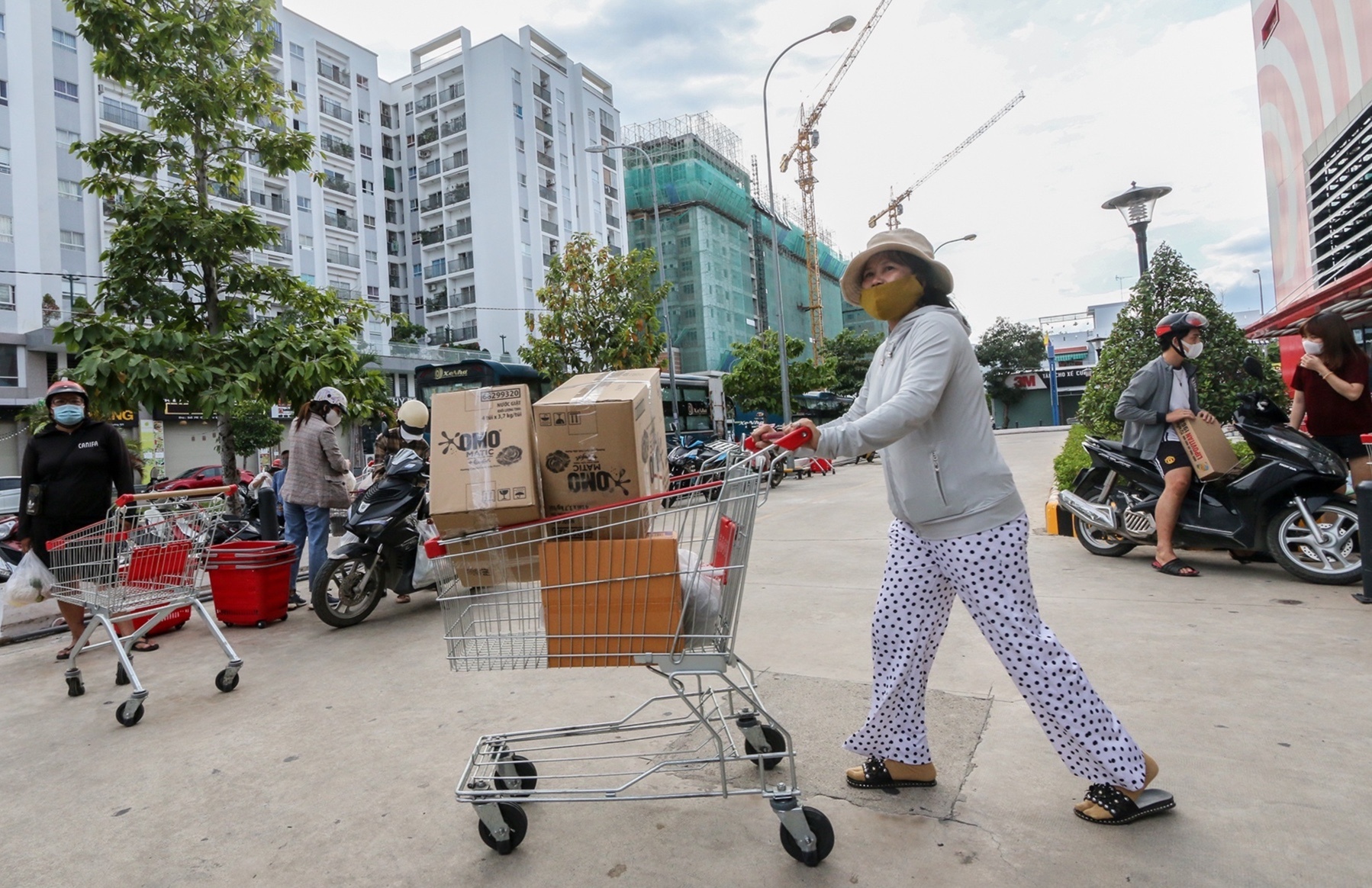 Sieu thi o Nha Trang sach hang anh 5