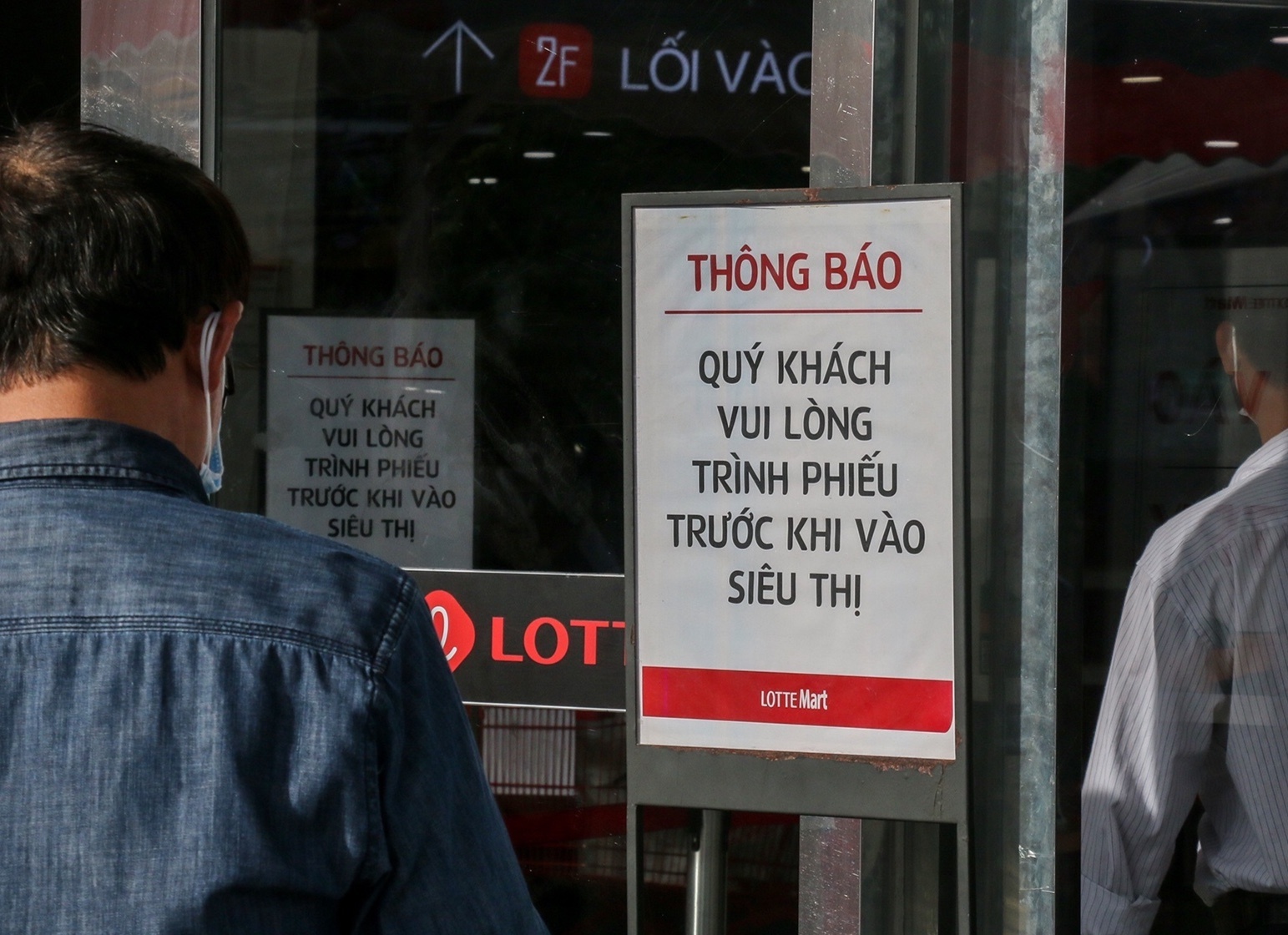 Sieu thi o Nha Trang sach hang anh 8