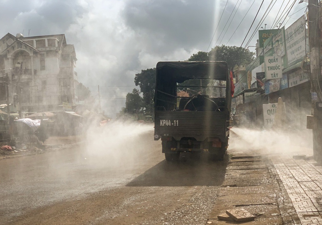 Binh Phuoc, Ninh Thuan keo dai thoi gian gian cach xa hoi hinh anh