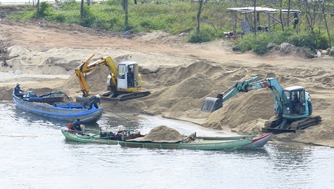 Phat hien hang loat cong ty khai thac khoang san khong phep hinh anh