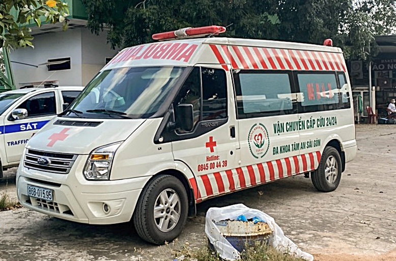 Xe cap cuu cho nguoi trai phep tu TP.HCM ve Binh Thuan hinh anh