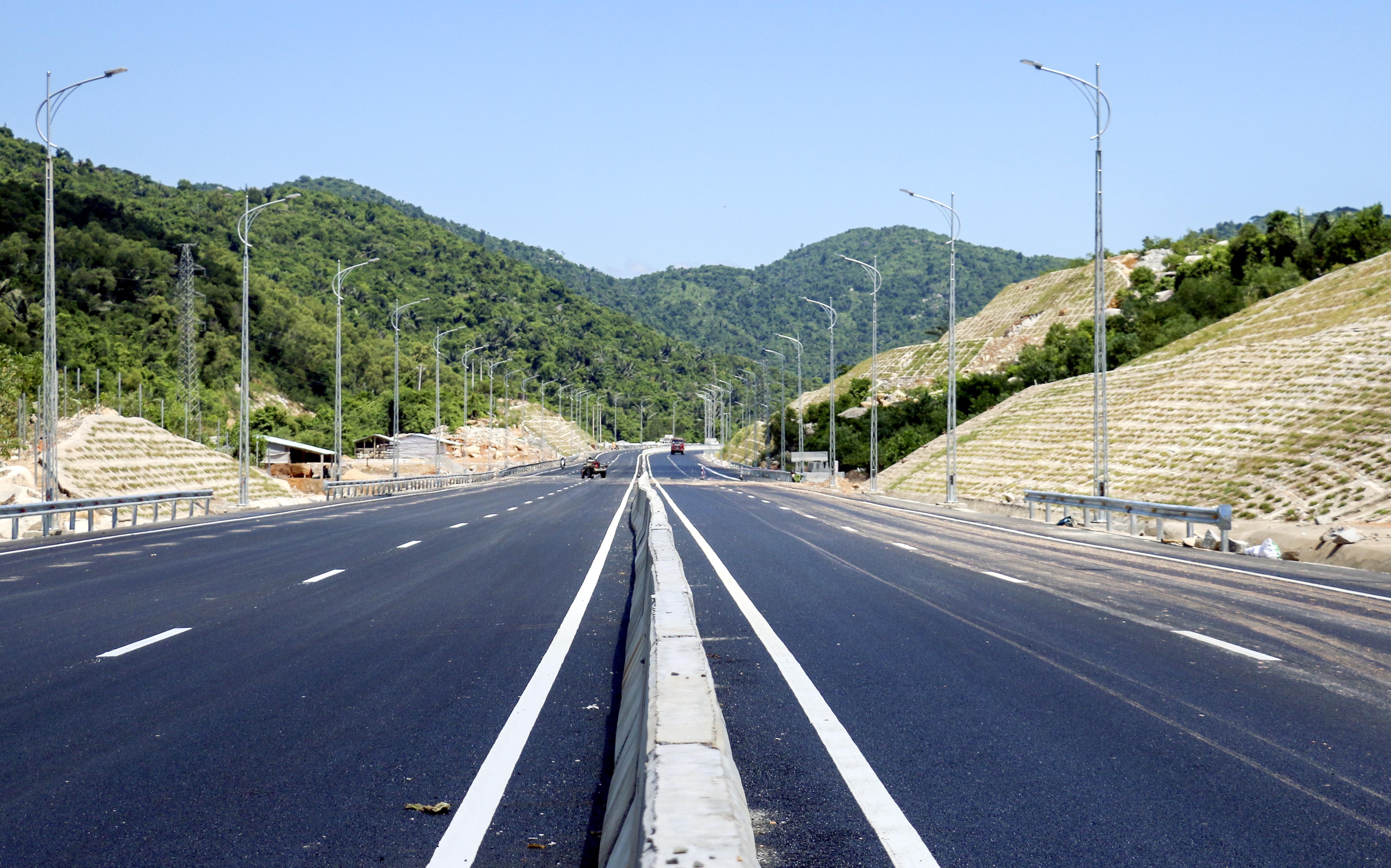 Uu tien dau tu cao toc Van Phong - Nha Trang voi von gan 13.000 ty hinh anh
