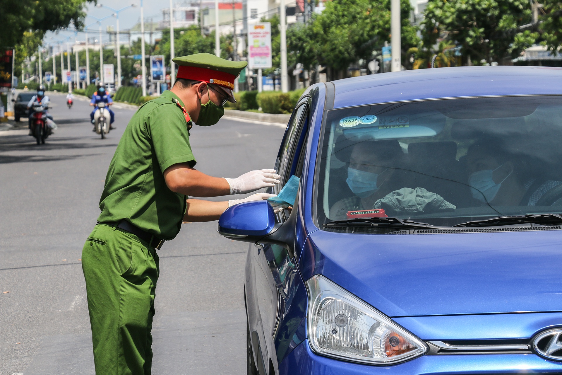 Chu tich, pho chu tich xa o Khanh Hoa cung mac Covid-19 hinh anh