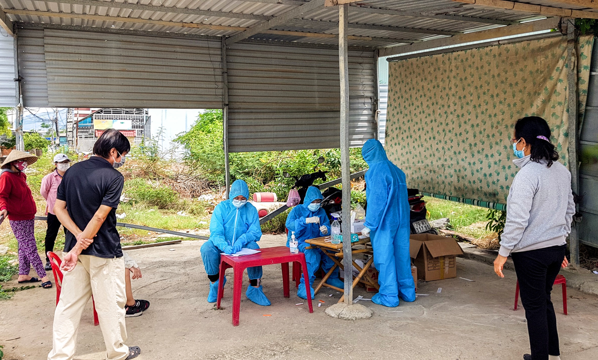 Phe binh chu tich xa anh 1