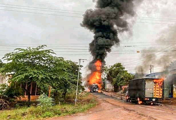 Xe bon cho xang phat no hinh anh