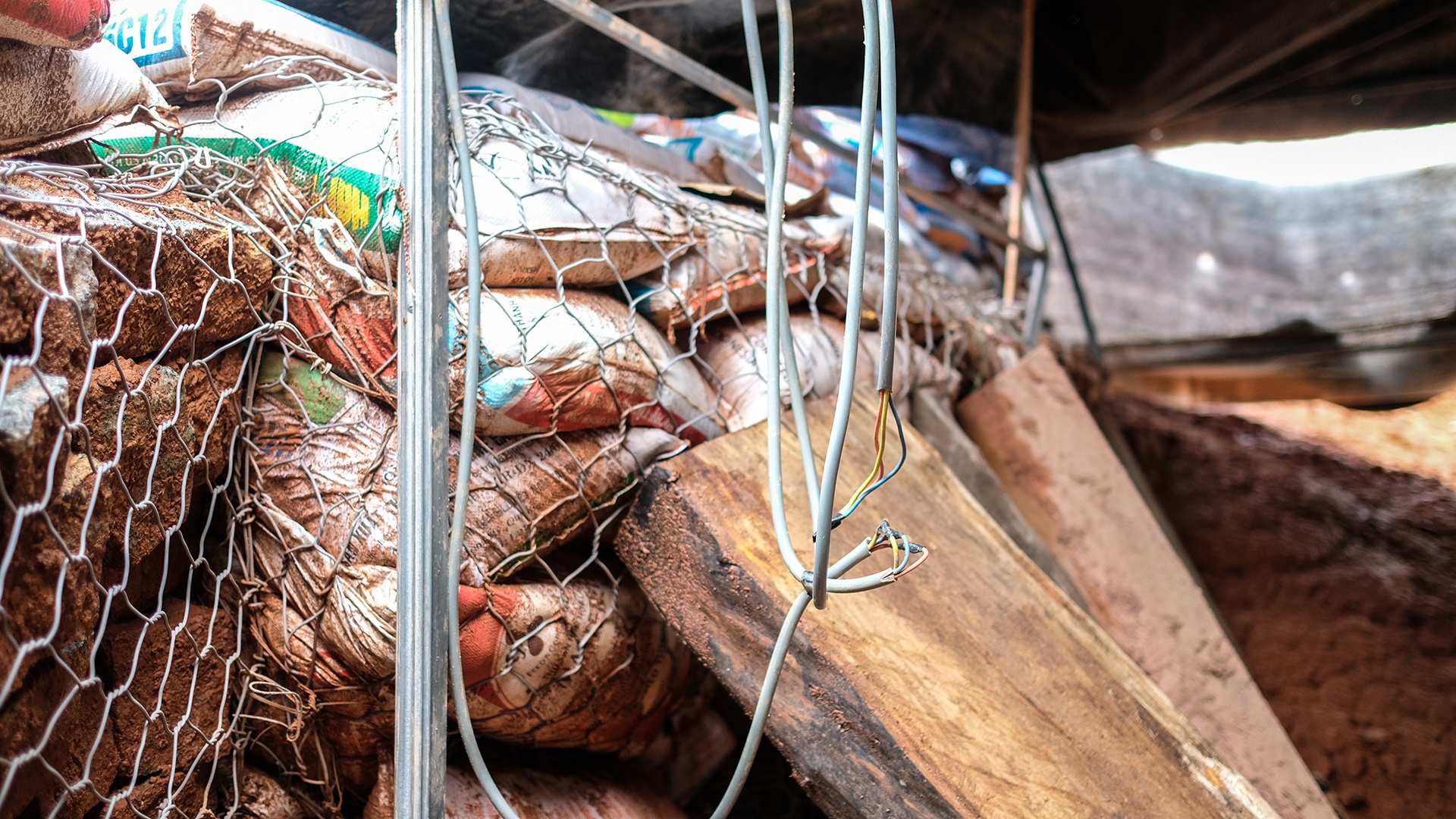 Sat lo uy hiep dan cu anh 4