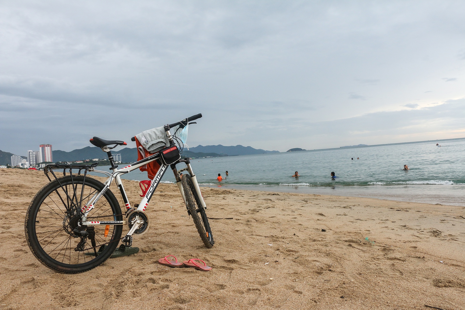 Nha Trang cho tam bien tro lai anh 2