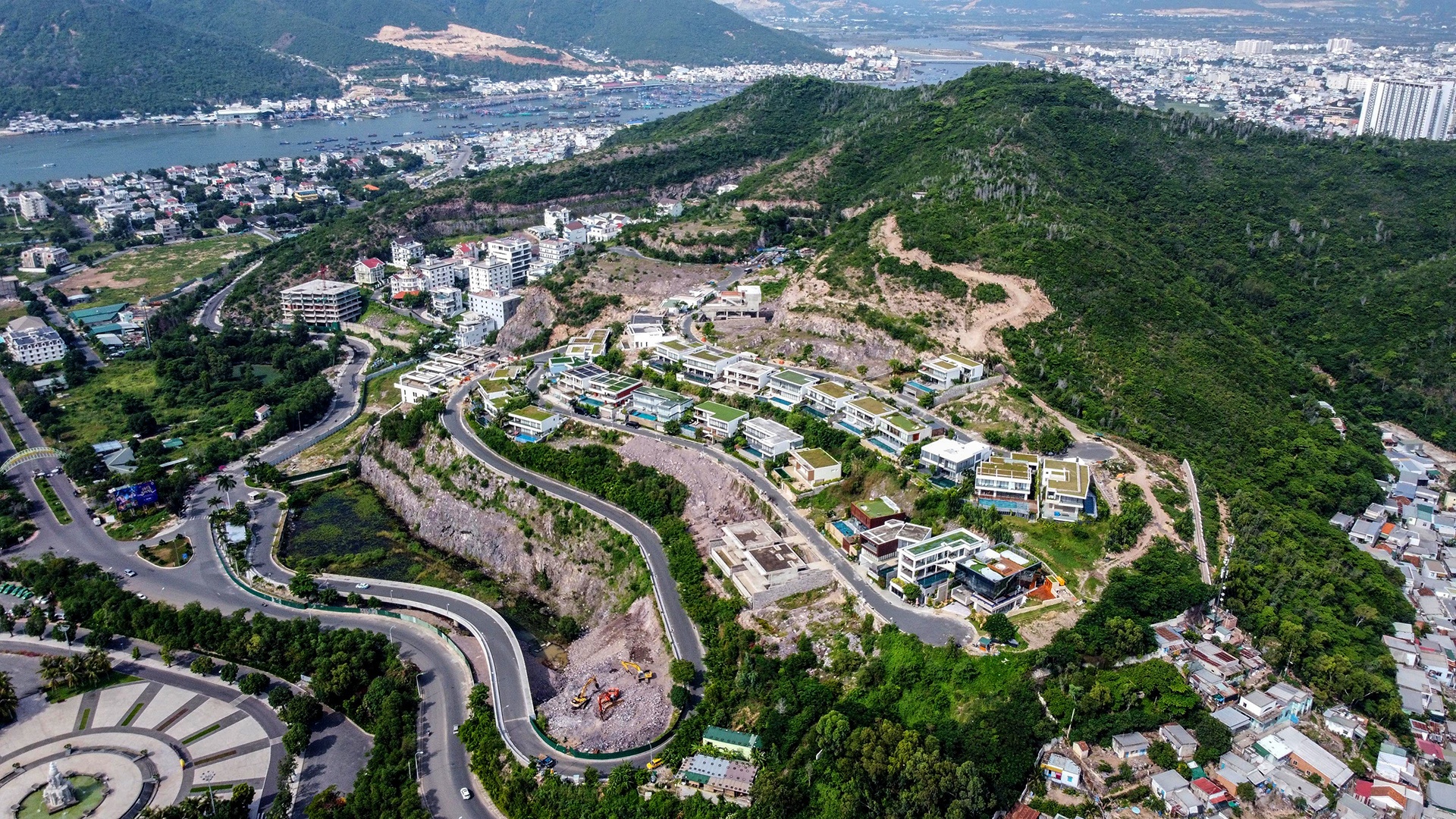 xe nui lam biet thu o Nha Trang anh 1