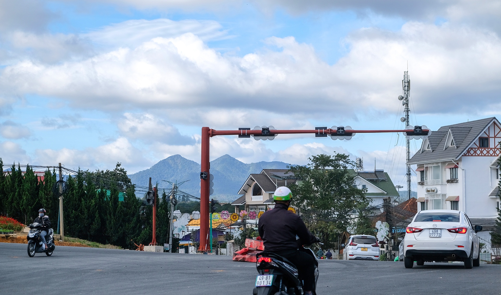 Da Lat lap den xanh,  do anh 7