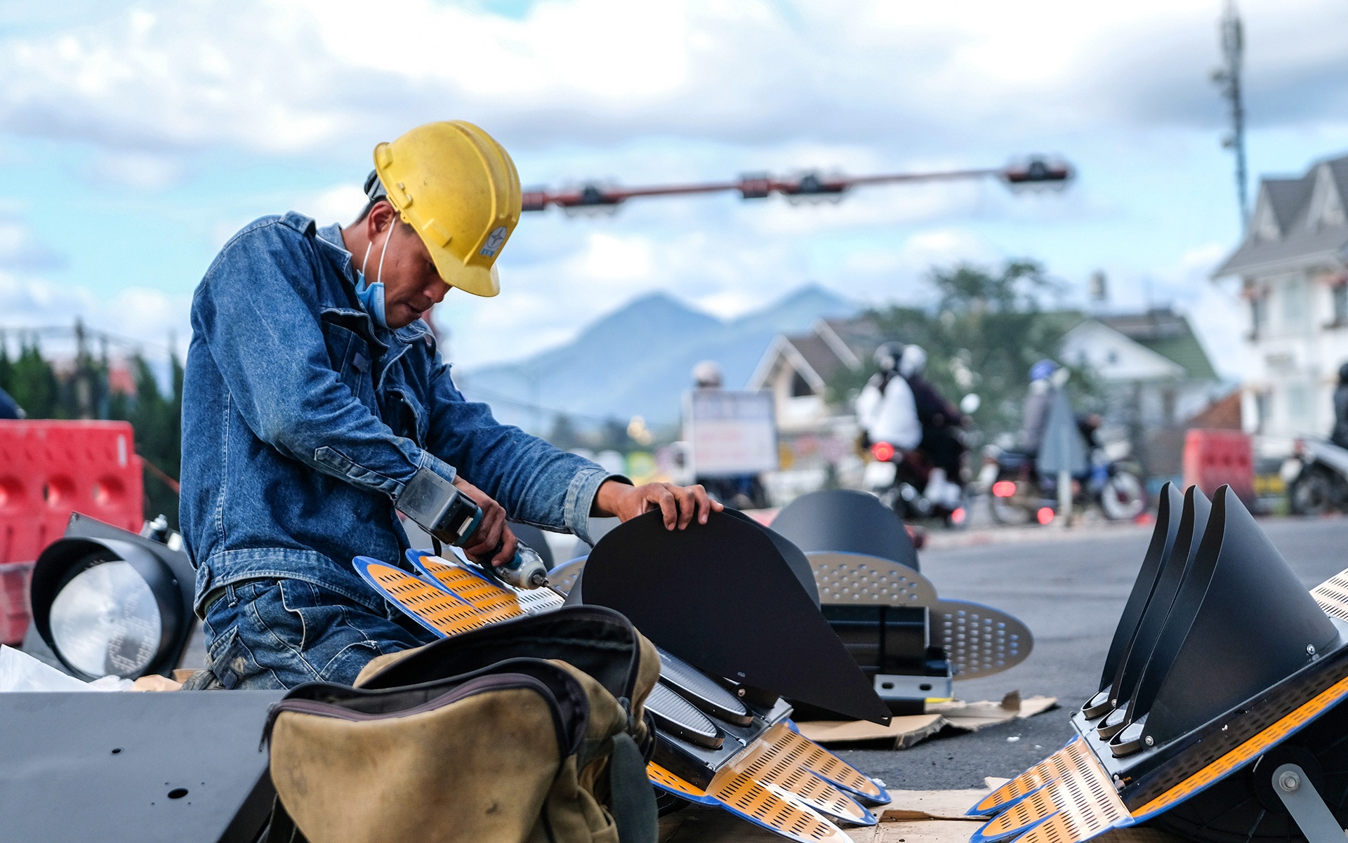 Da Lat lap den xanh,  do anh 4