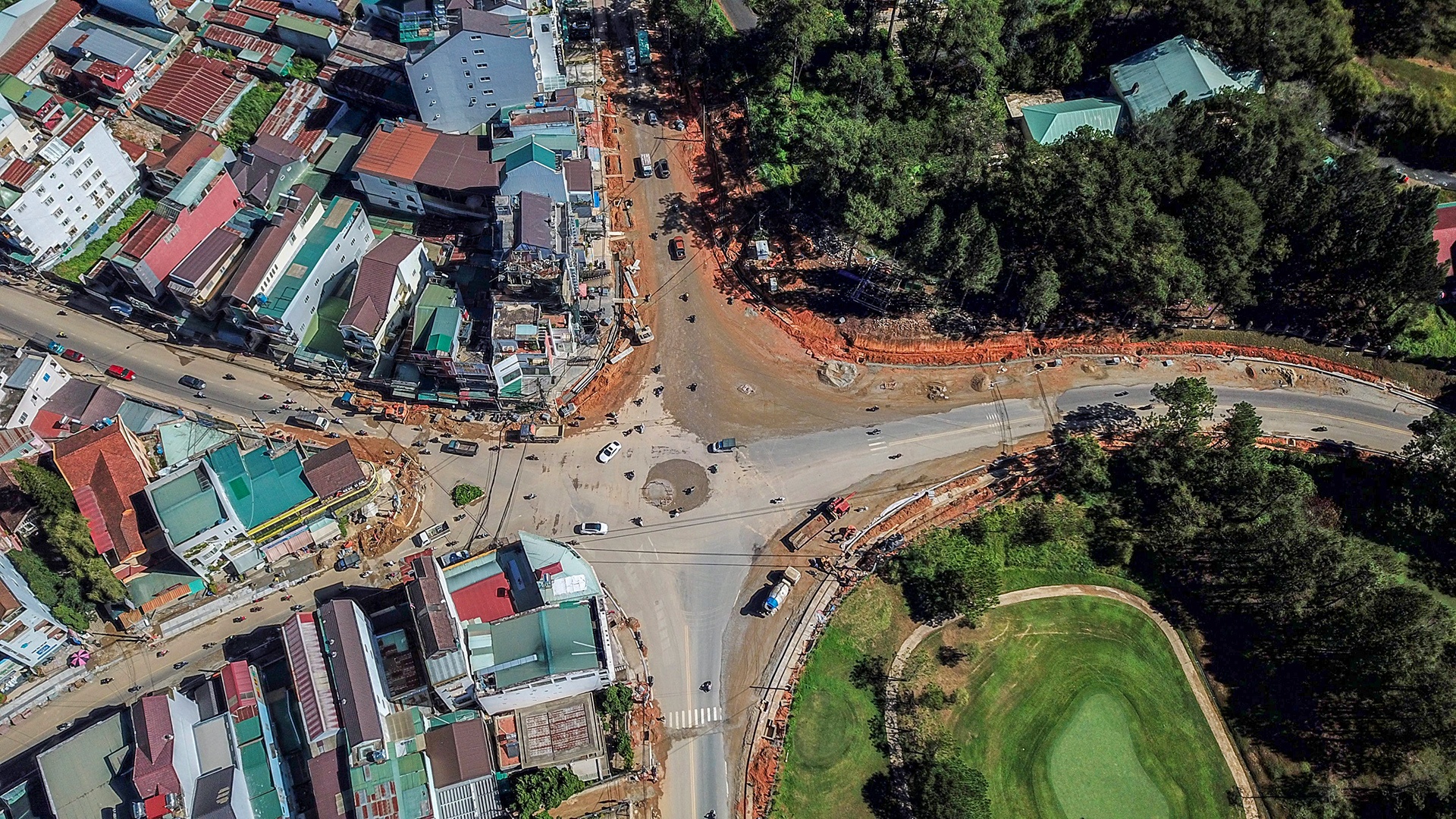 Da Lat lap den xanh,  do anh 9