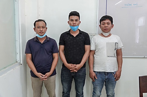 Tam giam nhom bat coc, cuong hiep be gai 15 tuoi hinh anh