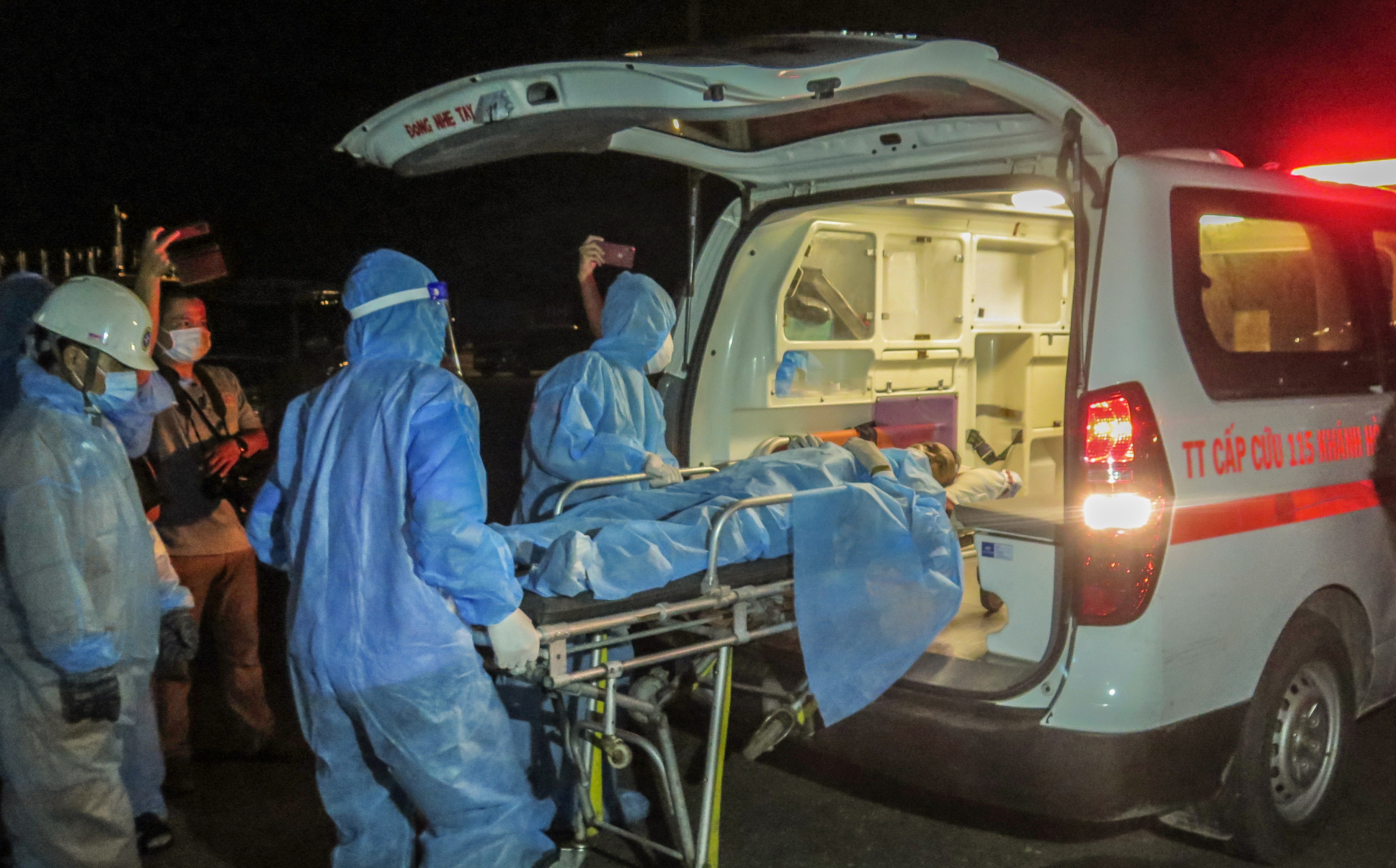 Cuu ngu dan gap nan cach Nha Trang hon 90 hai ly hinh anh