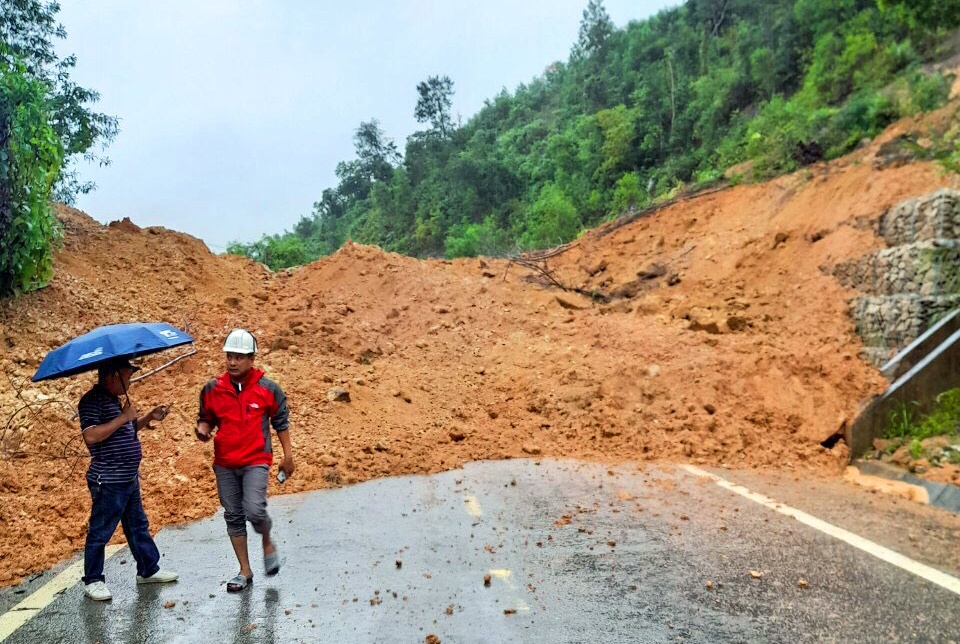 Sat lo nghiem trong o deo noi Nha Trang - Da Lat hinh anh