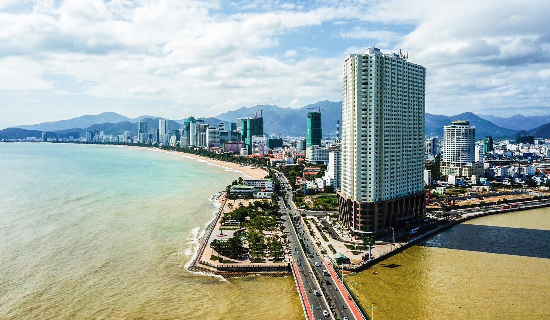 Dinh chi hoat dong 2 du an cua Muong Thanh tai Nha Trang hinh anh