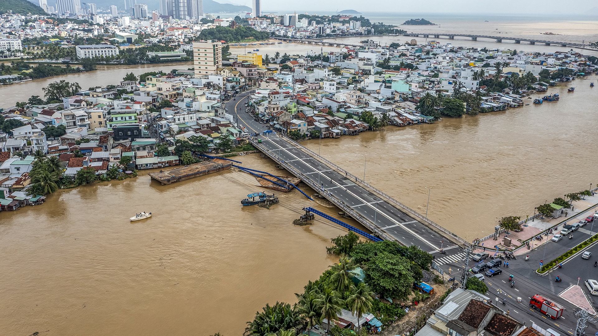 Sa lan tong sap cau Ha Ra anh 1