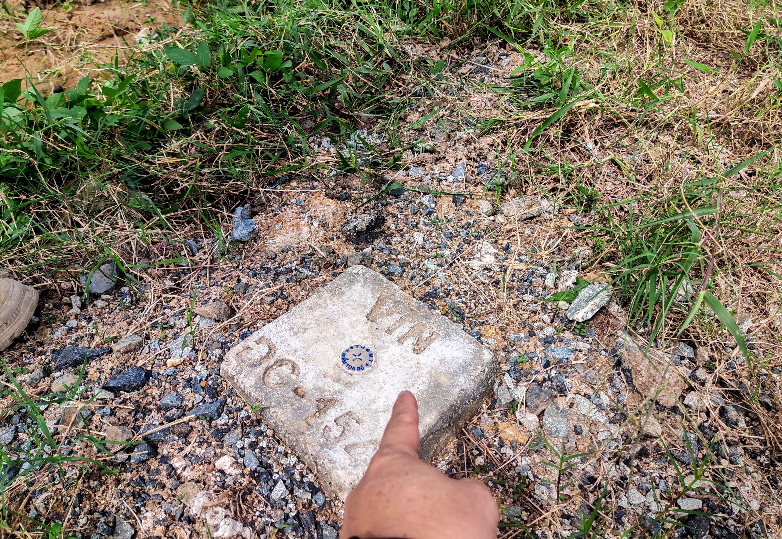 phan lo ban nen o Cam Lam anh 2