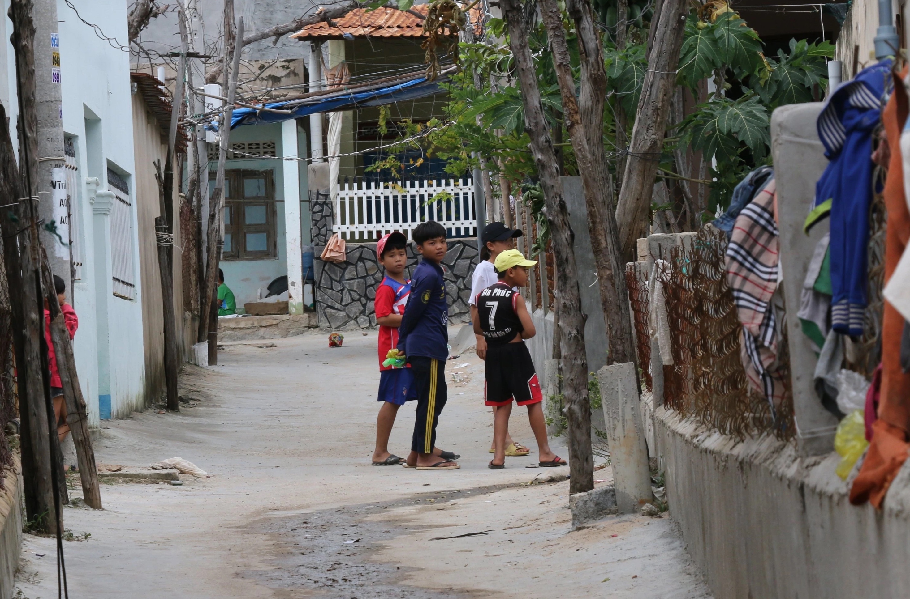 Song lay lat o noi tung quy hoach dien hat nhan hinh anh