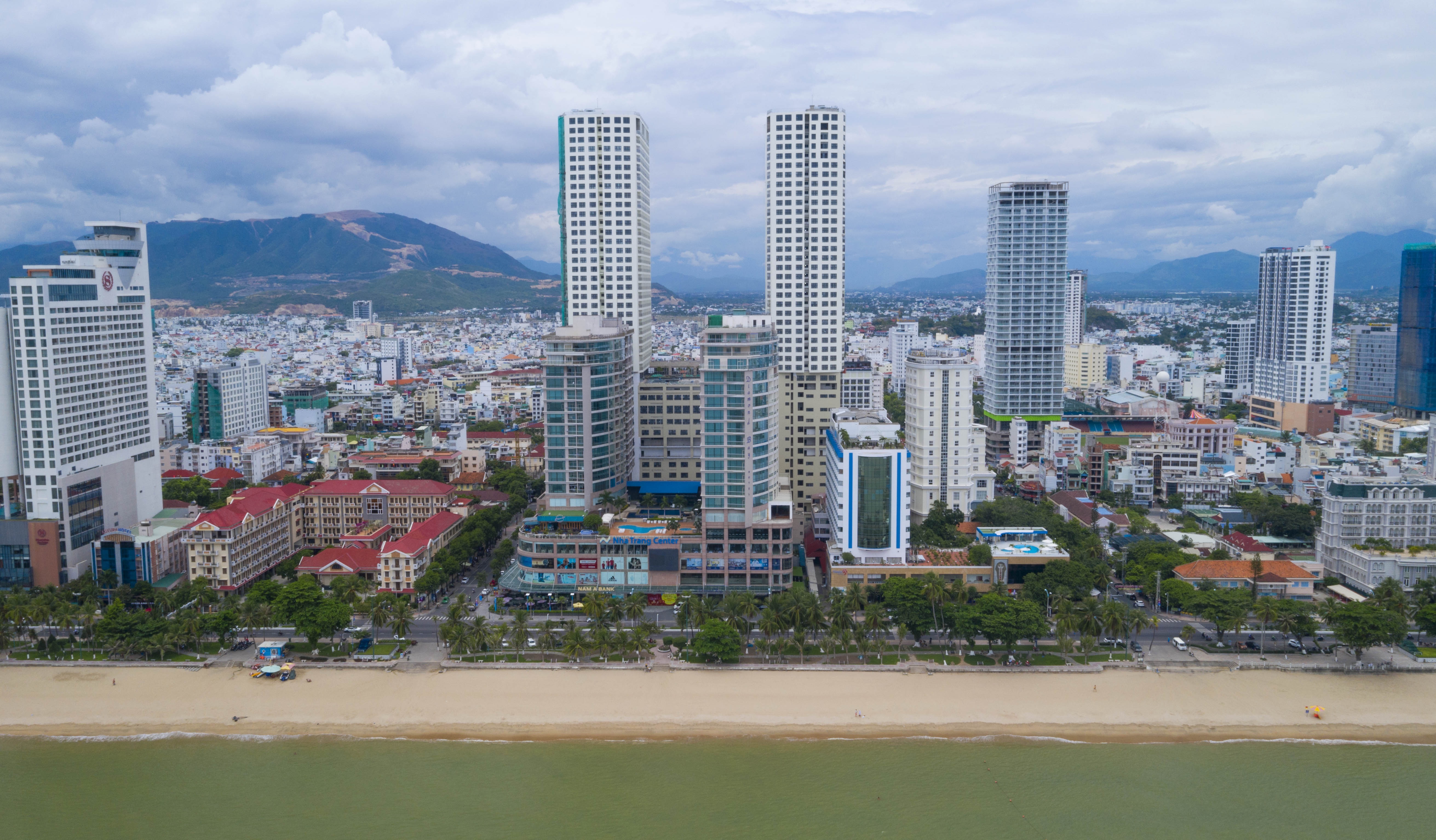 Khanh Hoa can co che, chinh sach dot pha moi de phat trien ben vung hinh anh