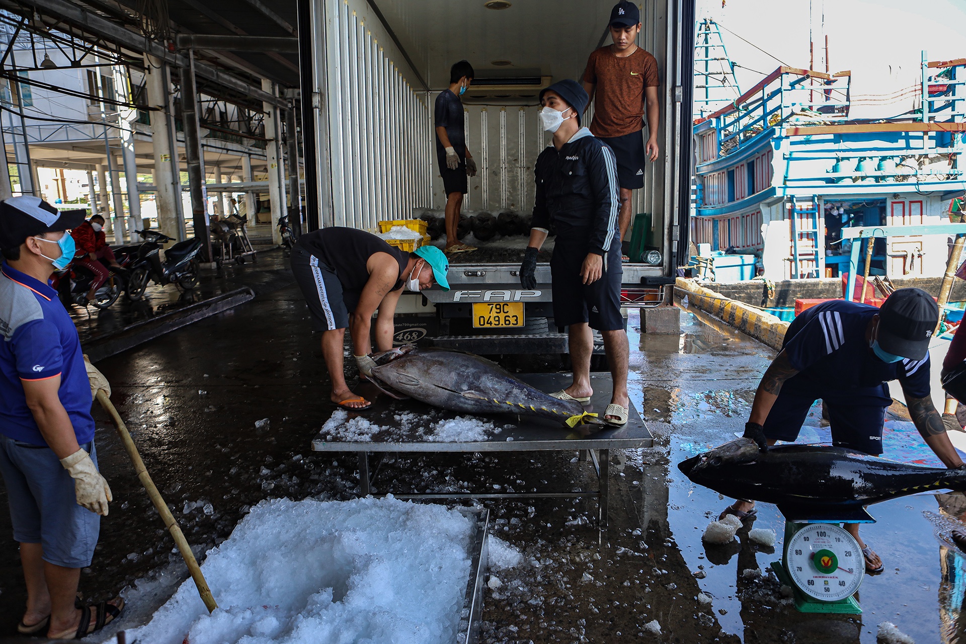 ngu dan an Tet tren bien anh 1