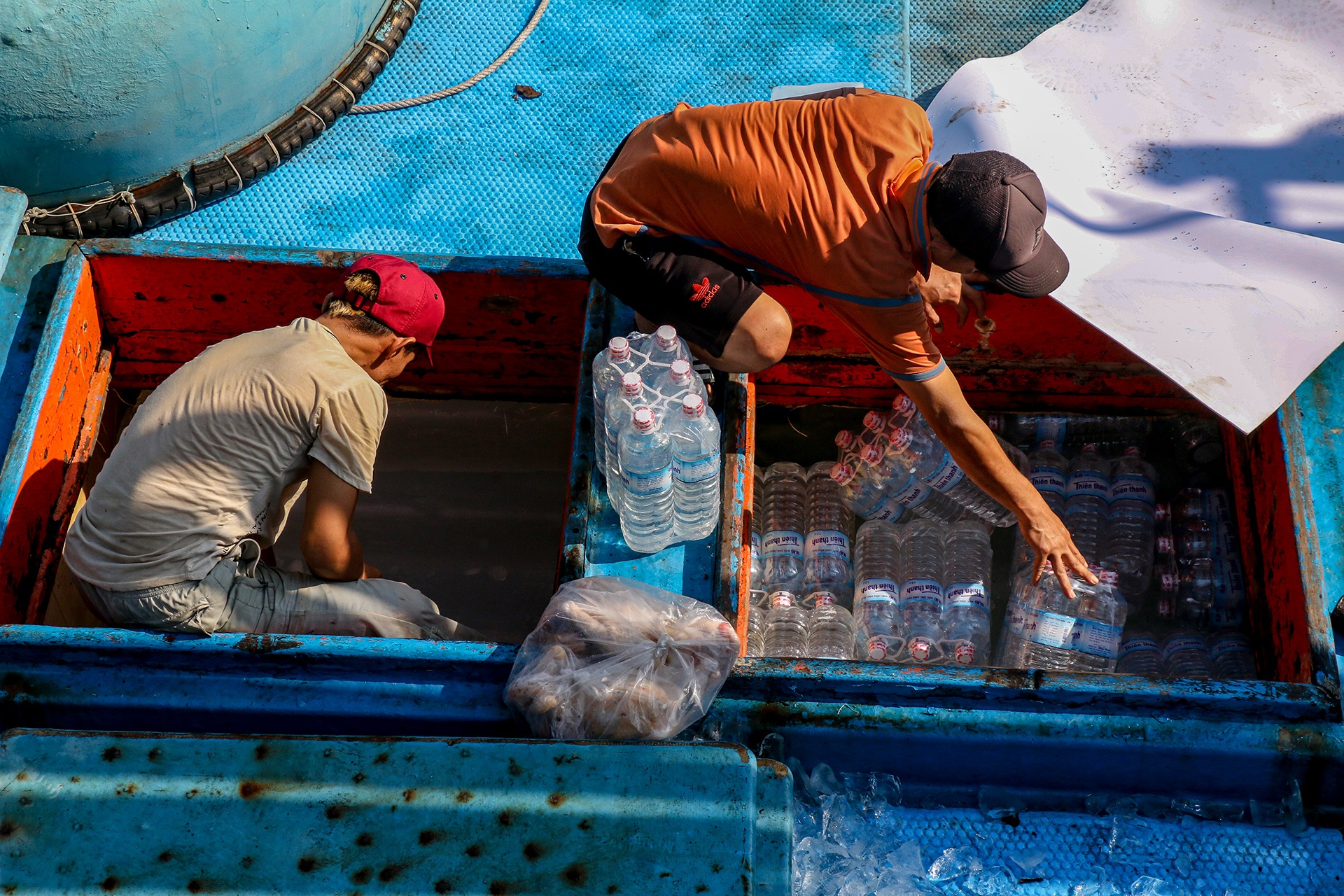 ngu dan an Tet tren bien anh 6