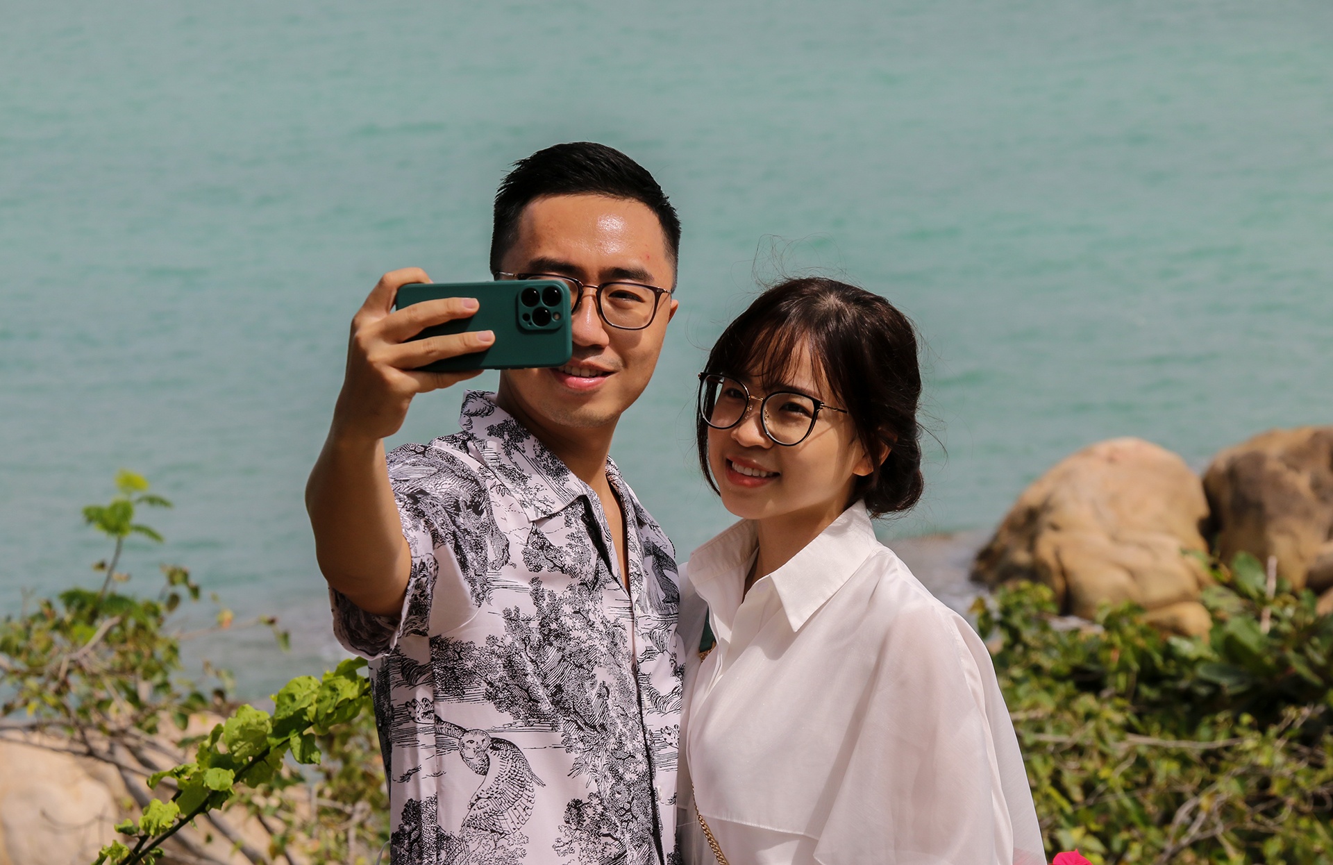 Nha Trang dong du khach ngay mung 3 Tet hinh anh