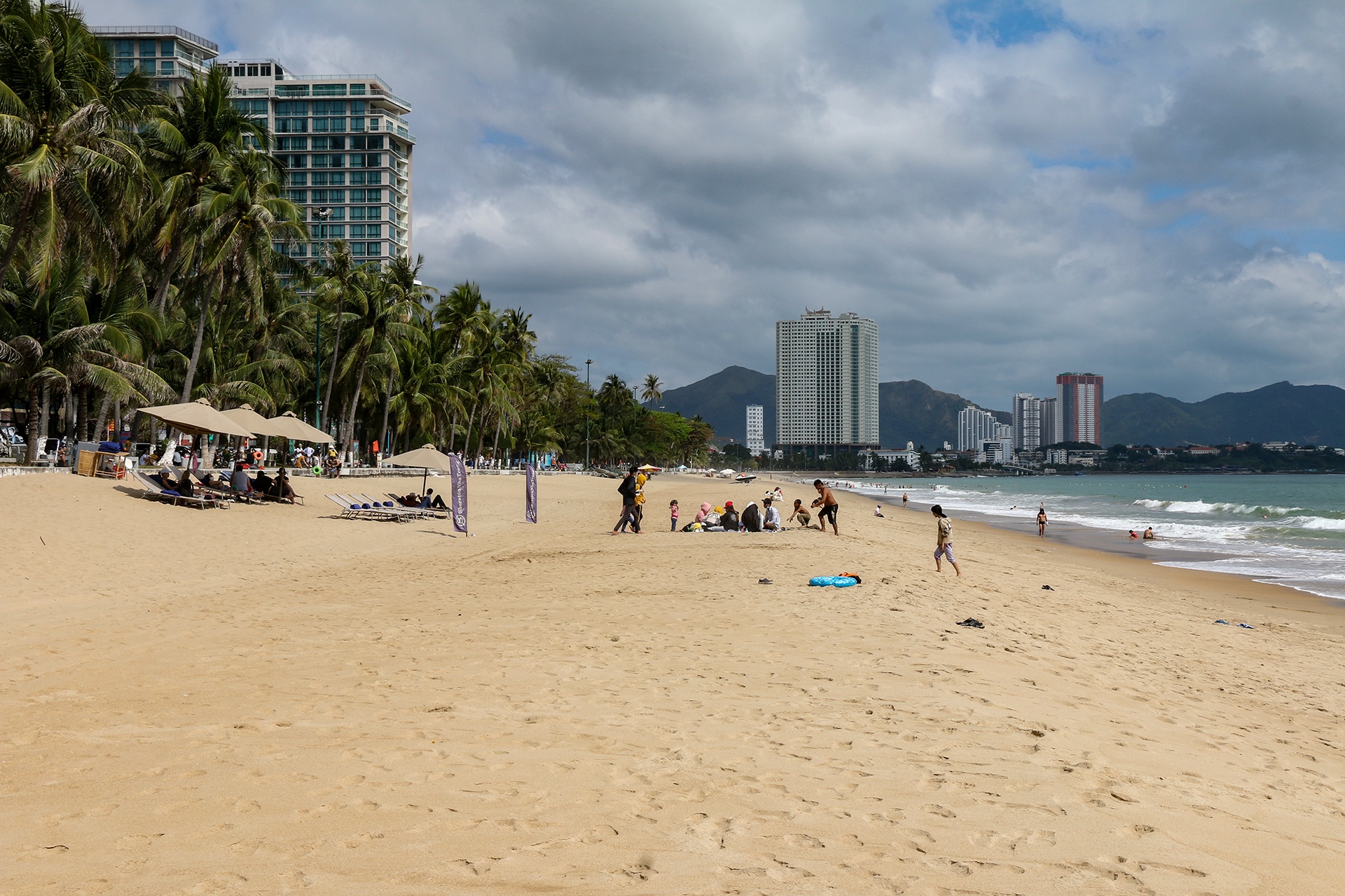 Nha Trang vắng vẻ mùng 3 Tết ảnh 2 Nha Trang vang ve mung 3 Tet anh 2