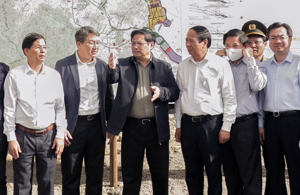 Thu tuong kiem tra du an cao toc Bac - Nam doan qua Khanh Hoa hinh anh