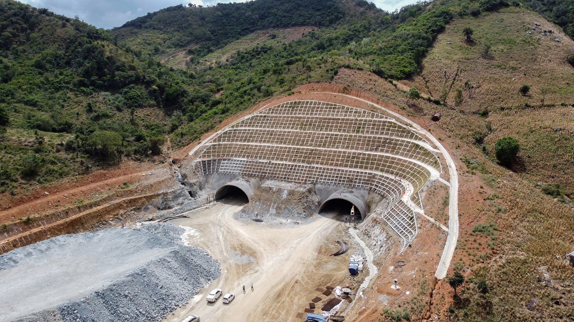 Can canh du an tuyen cao toc Nha Trang - Cam Lam hinh anh