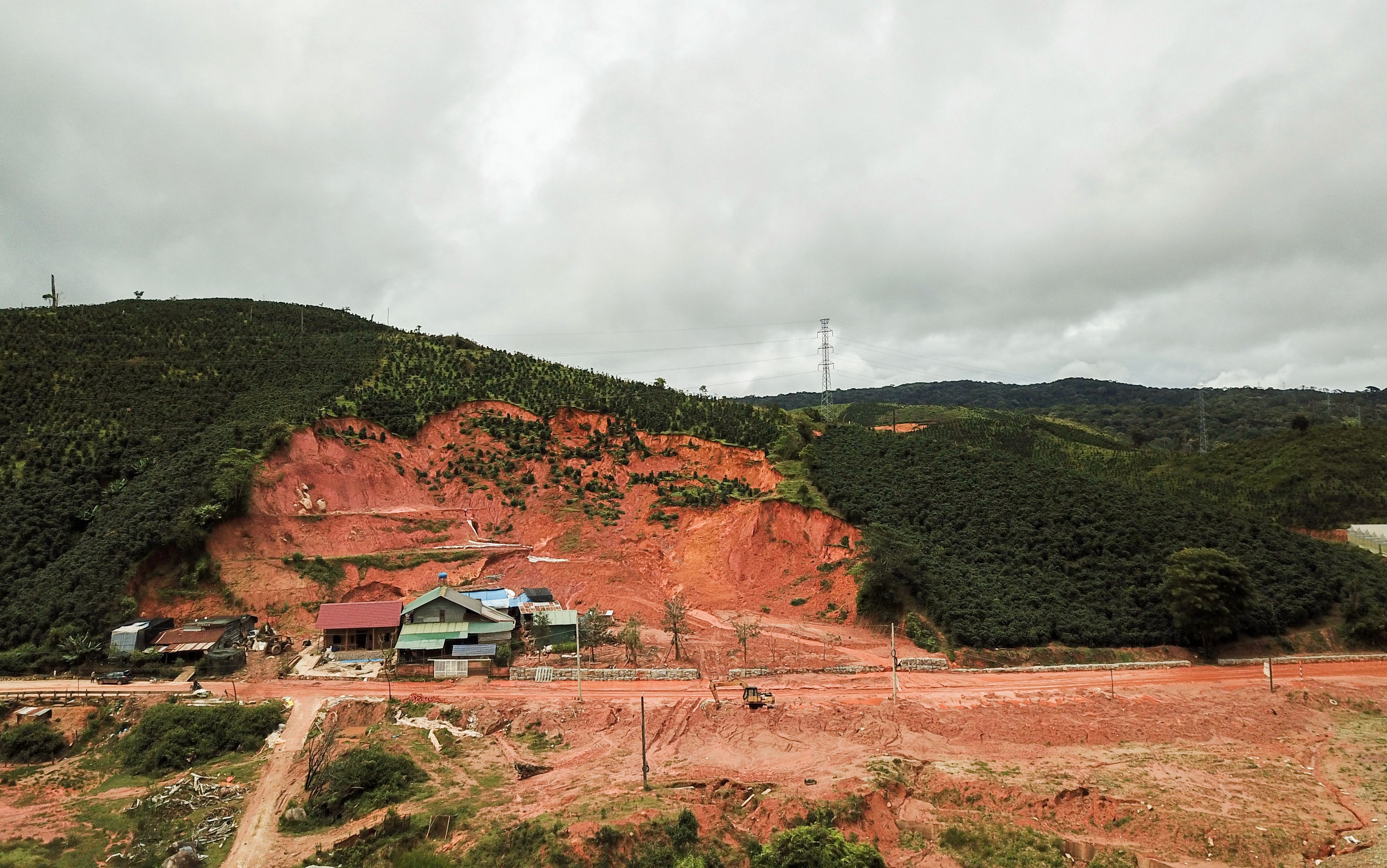 san ui dat rung trai phep o Lam Dong anh 1