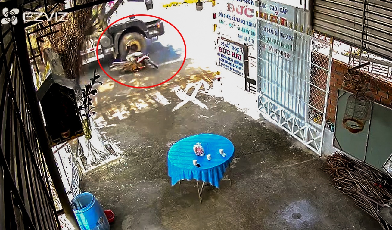 xe bon bo tron sau tai nan anh 1