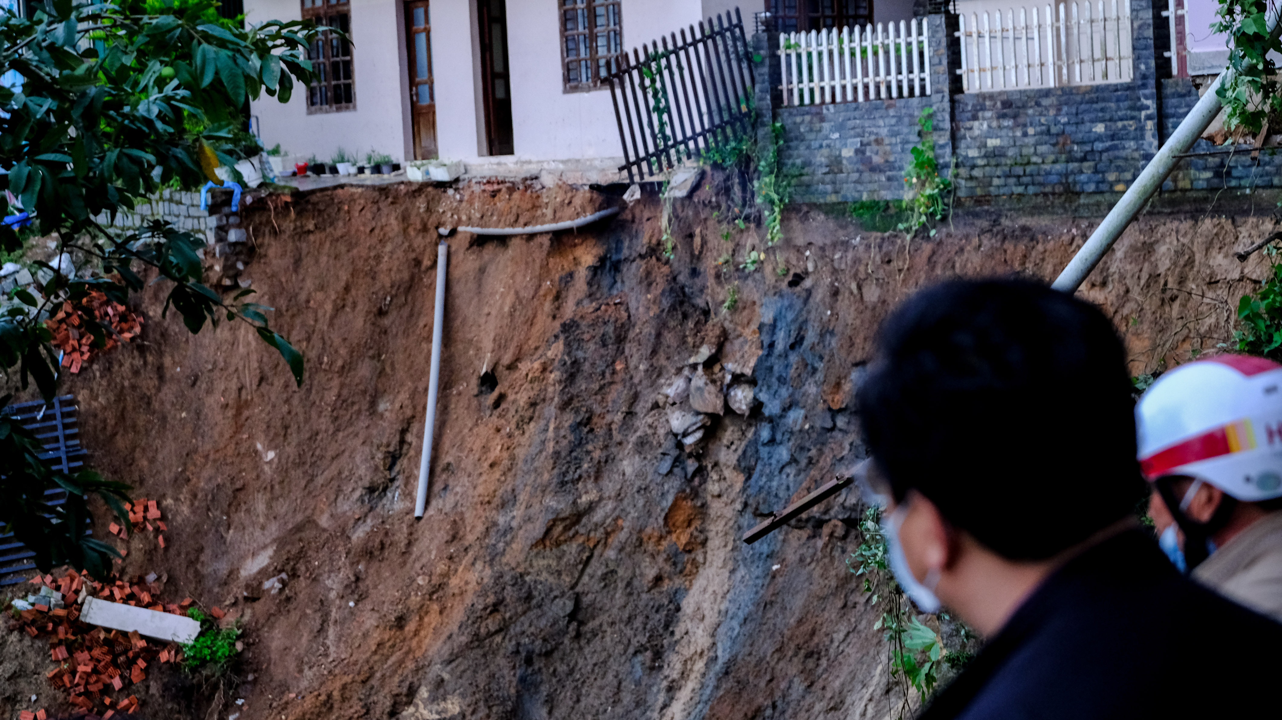 Gan 46 ty dong xay de bao chong sat lo deo Mimosa hinh anh