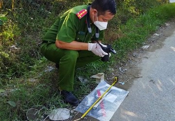 Hai nhom hon chien, mot nguoi bi dam chet hinh anh