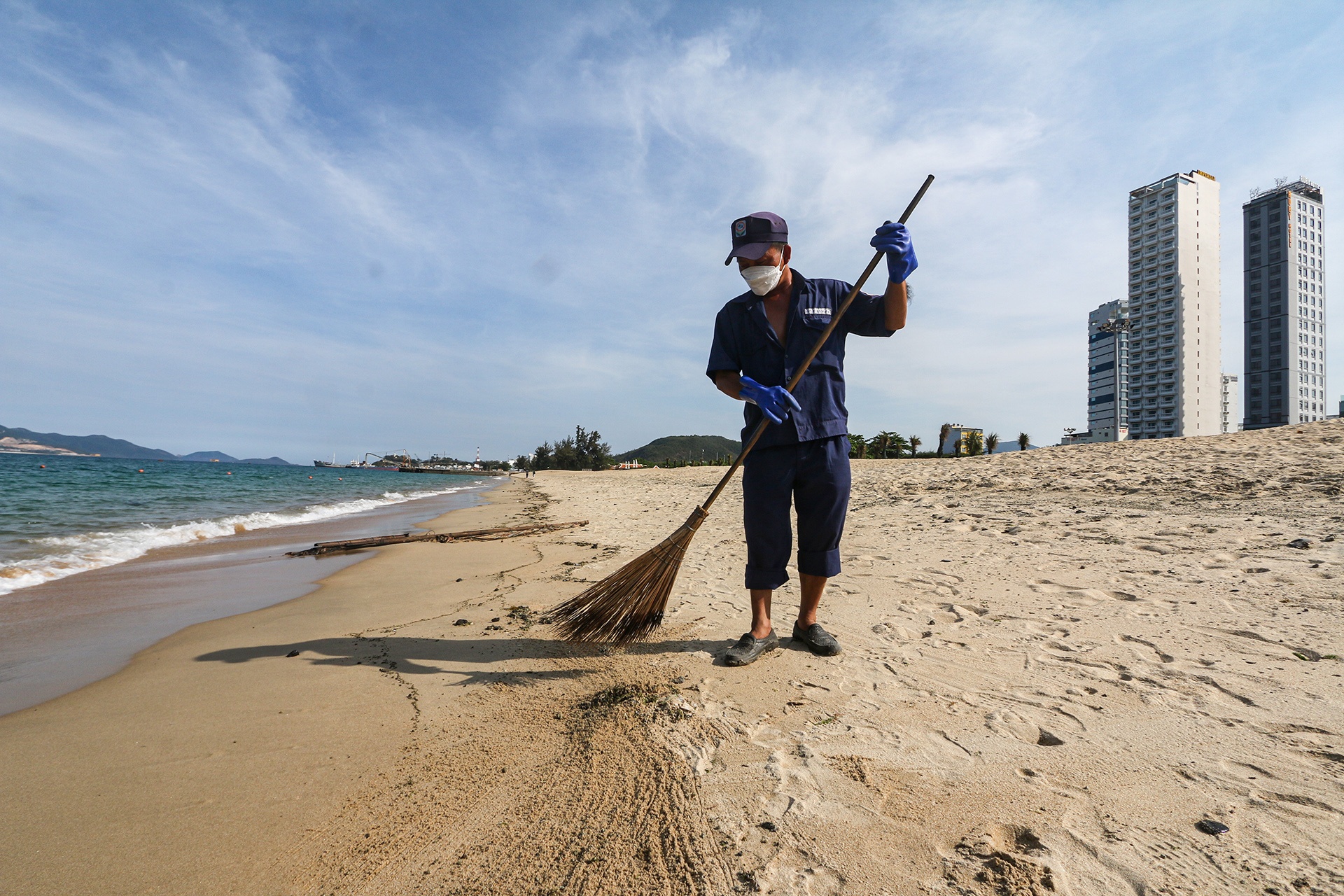 dau tran len bai bien Nha Trang anh 5