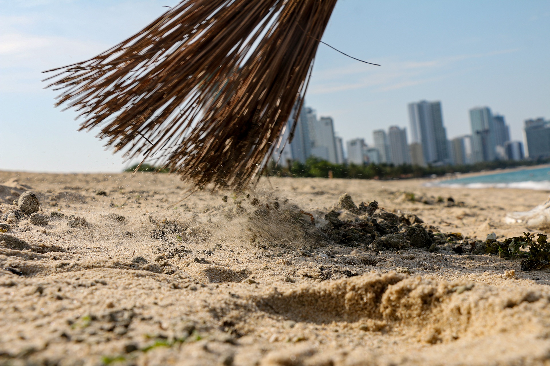 dau tran len bai bien Nha Trang anh 7