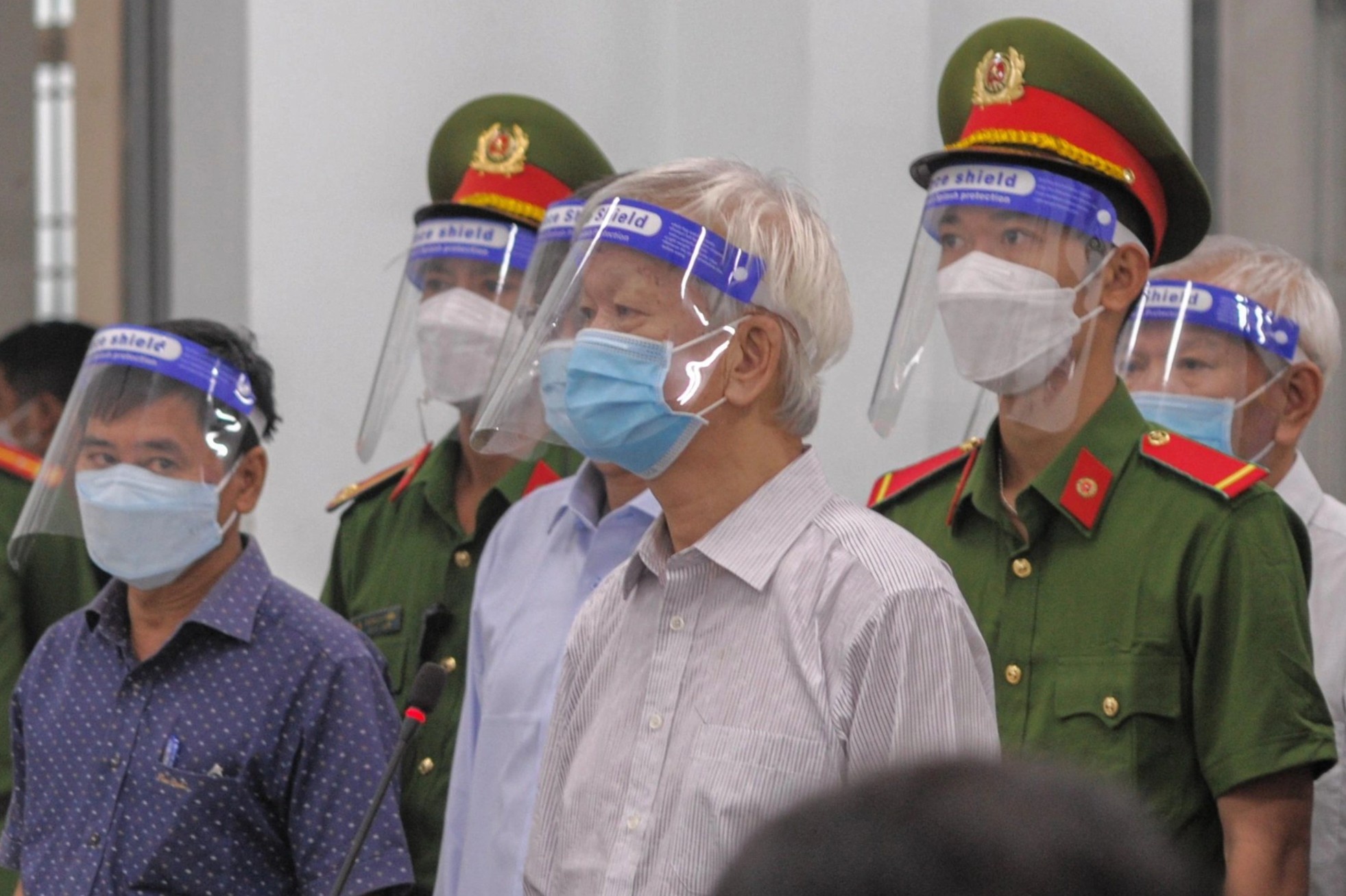 Xet xu 2 cuu chu tich UBND tinh Khanh Hoa hinh anh