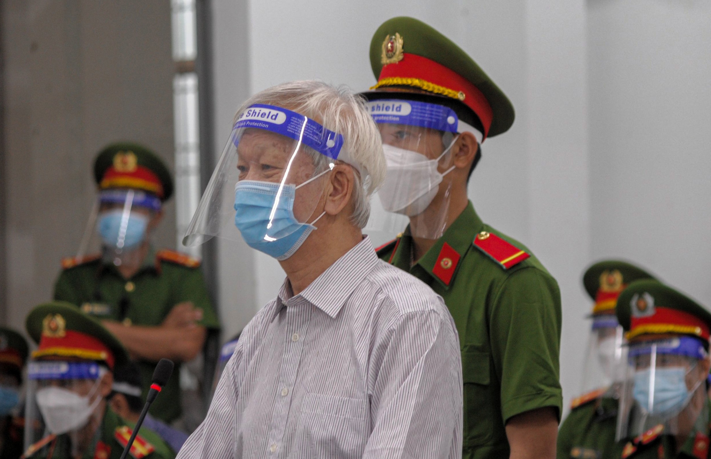 sai phạm núi Chín Khúc ảnh 2 sai pham nui Chin Khuc anh 2