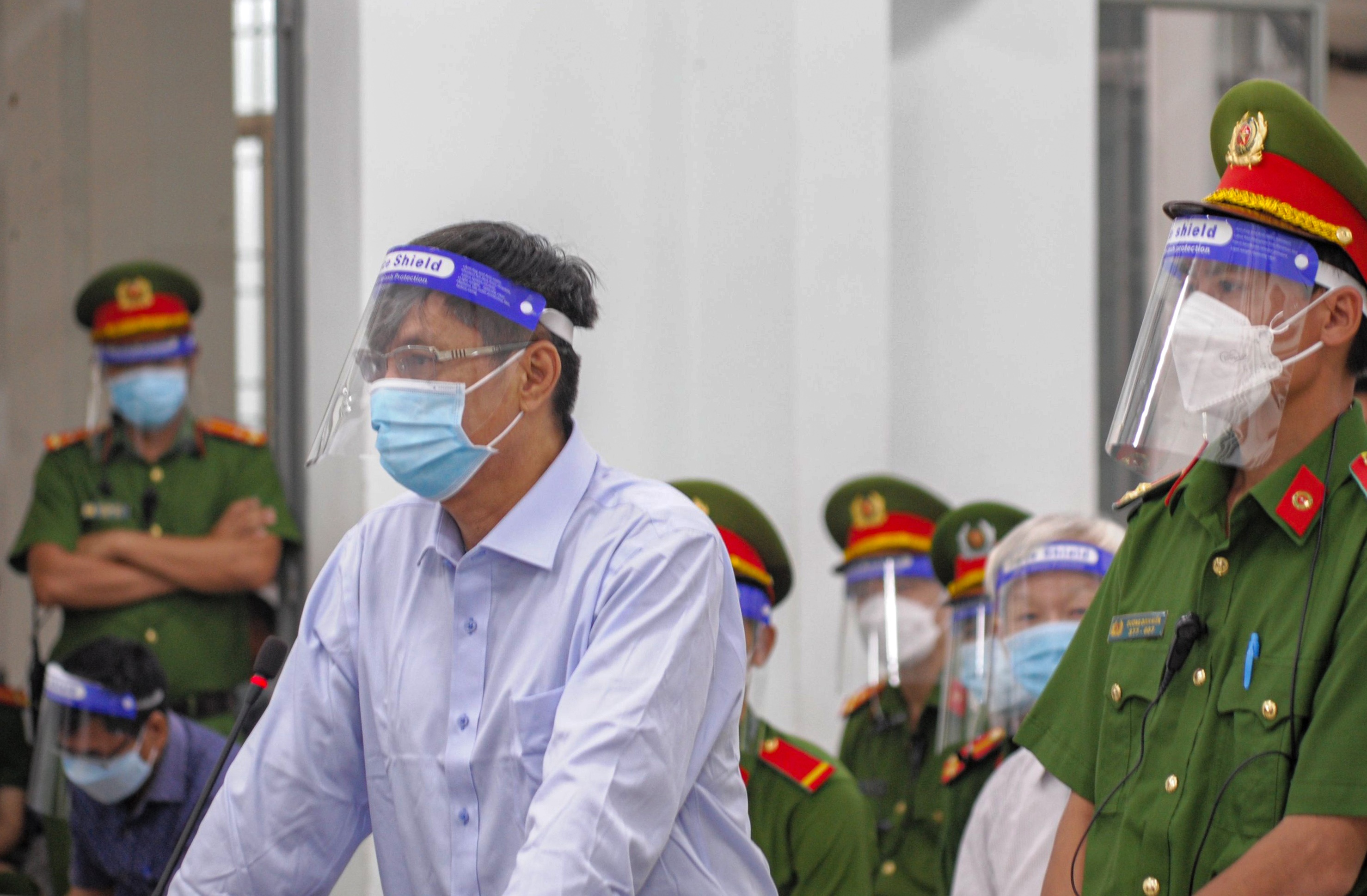 sai phạm núi Chín Khúc ảnh 3 sai pham nui Chin Khuc anh 3