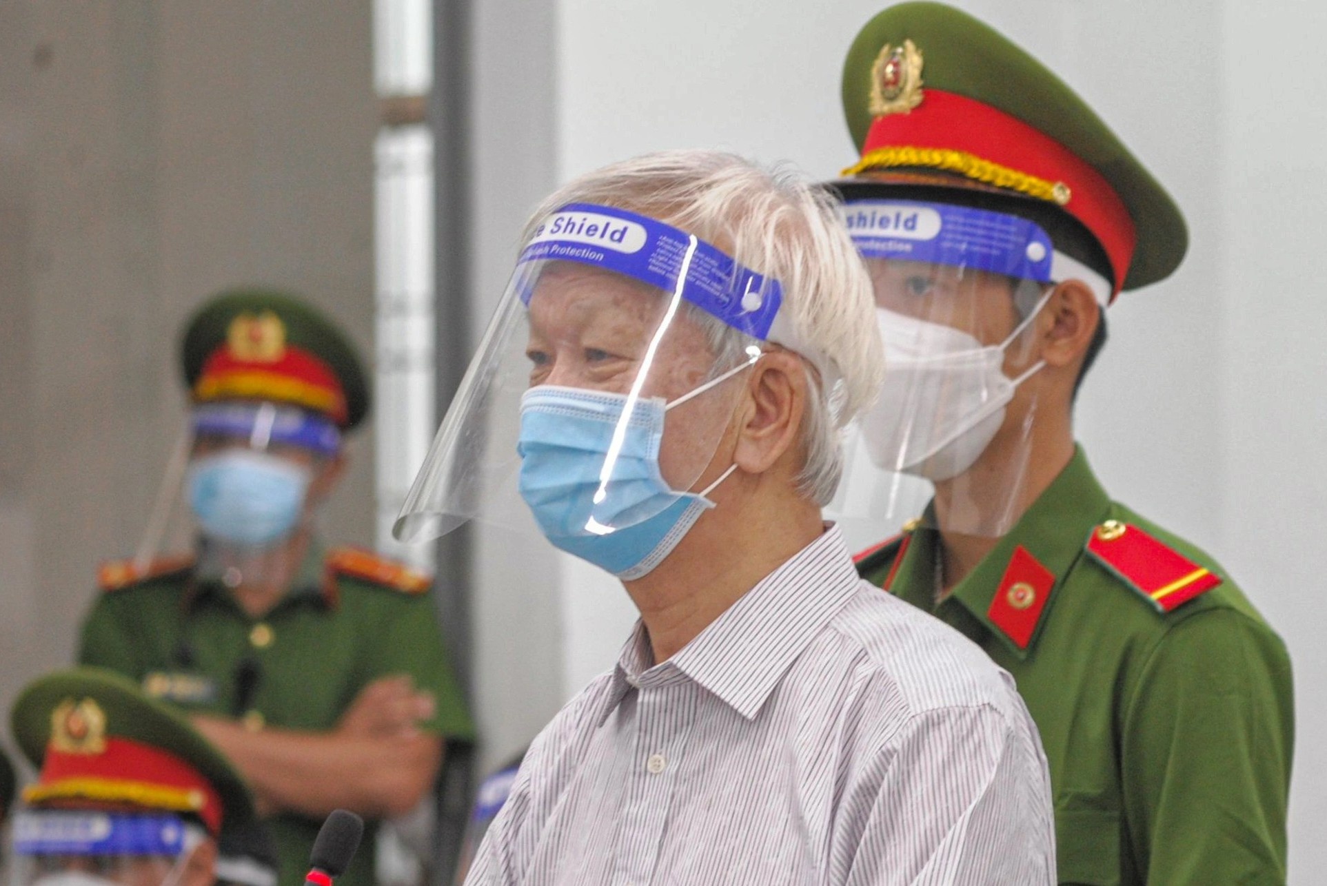 Cuu chu tich Khanh Hoa: 'Sau nay toi moi biet minh sai' hinh anh