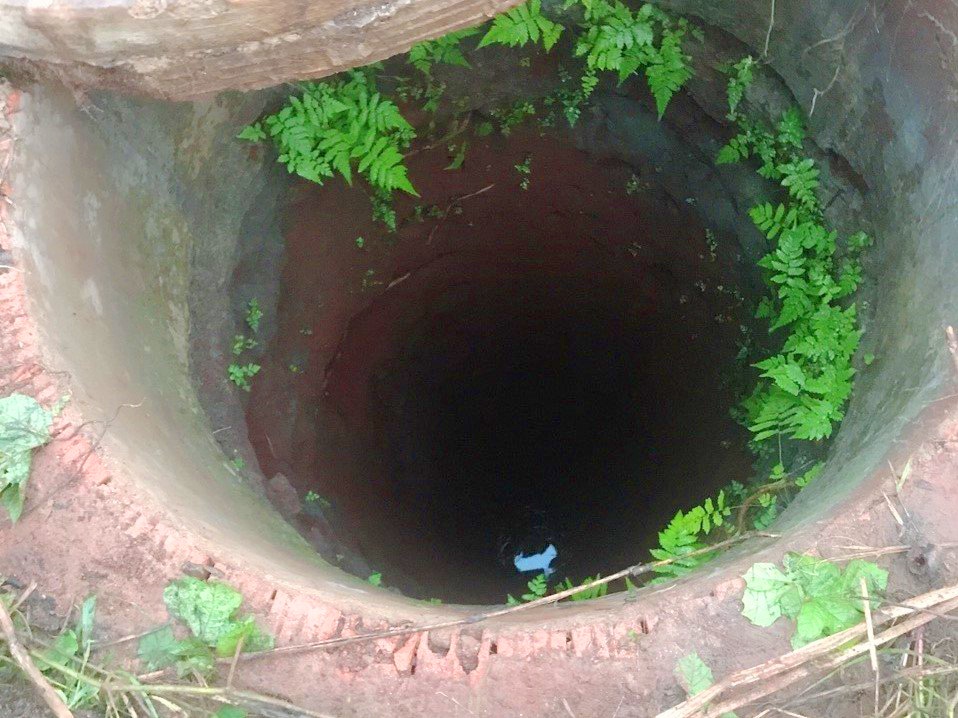 Roi xuong gieng sau 20 m, mot phu nu thiet mang hinh anh