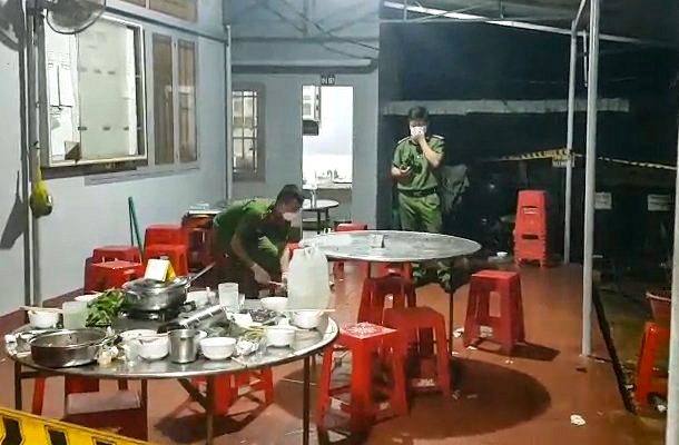 An mang trong cuoc nhau hinh anh