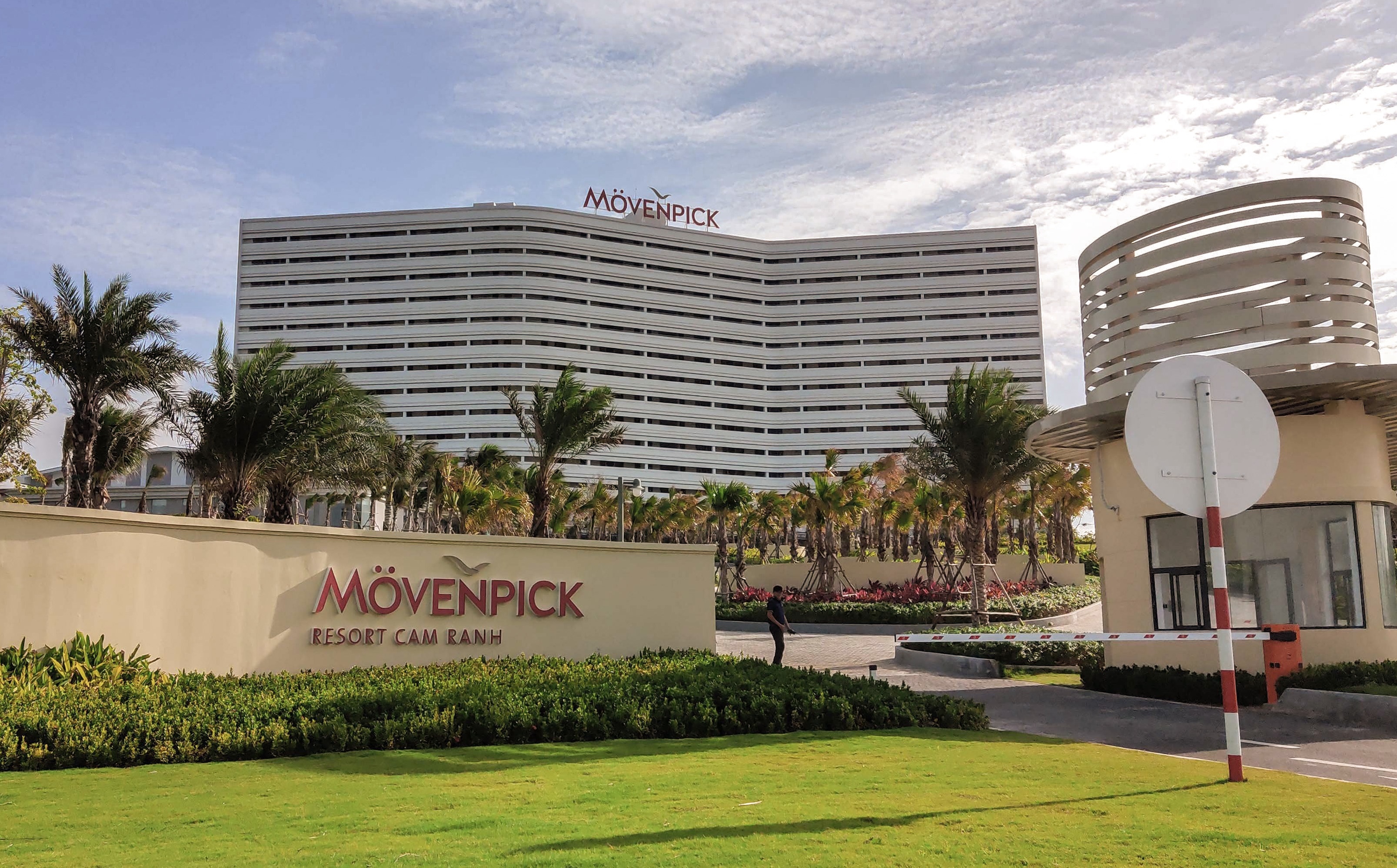 dan kien chu du an Movenpick anh 1