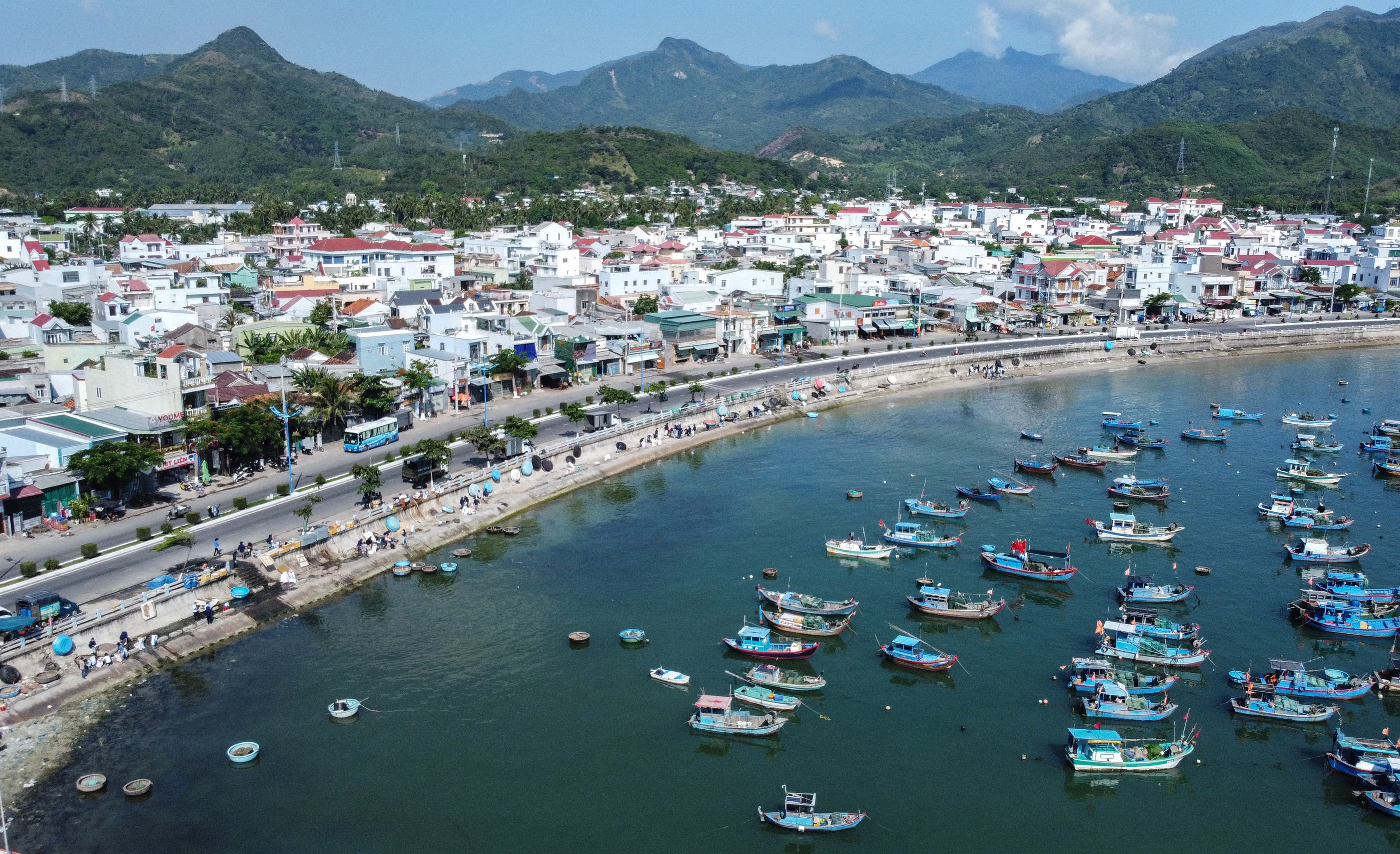 don rac tren bien Nha Trang anh 2